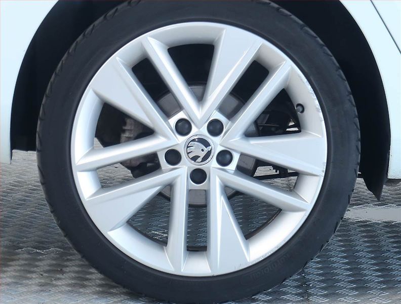 Škoda Fabia (2015) Style 1.2 TSI, Serv.kniha - fotka 14 z 18