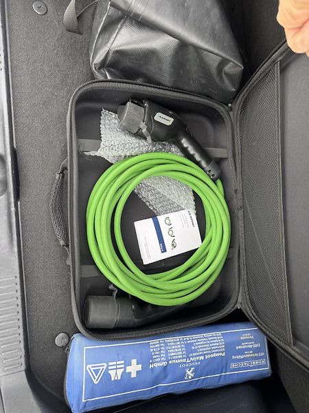 Peugeot iOn (2012) Elektro 16kwh 35kw  - fotka 19 z 26