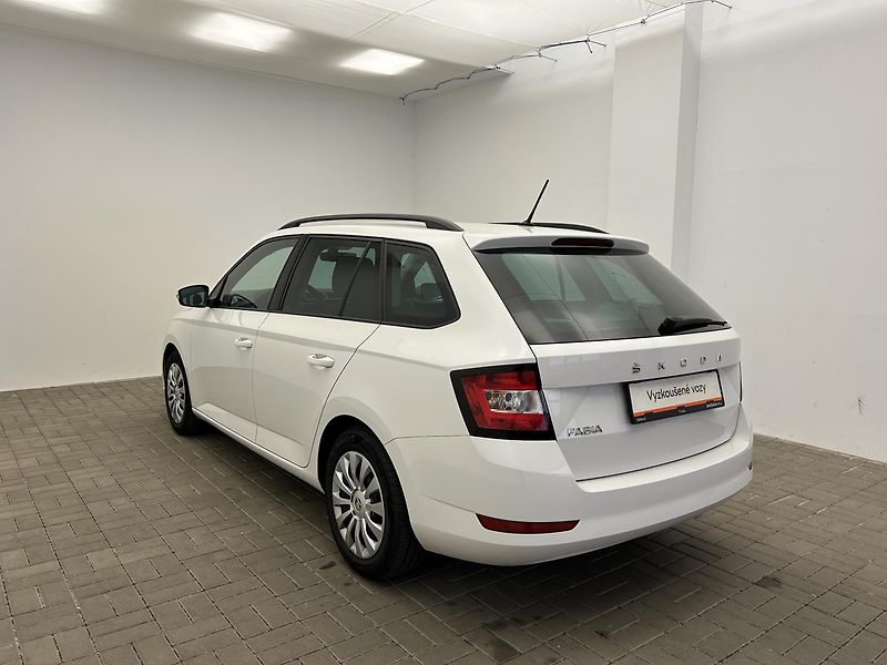 Škoda Fabia 1.0 TSI Active Plus - fotka 19 z 21