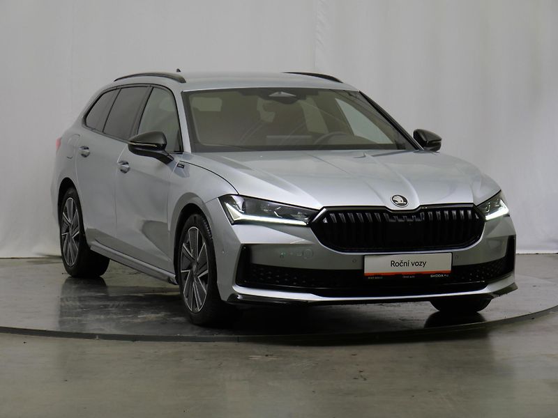 Škoda Superb - fotka 8 z 27