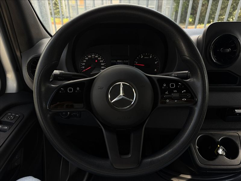 Mercedes-Benz Sprinter 215 CDI L2 Aut. Kamera - fotka 11 z 20