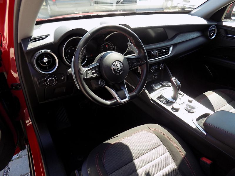 Alfa Romeo Stelvio 2,2 JTD 140 KW Q4 - fotka 20 z 40
