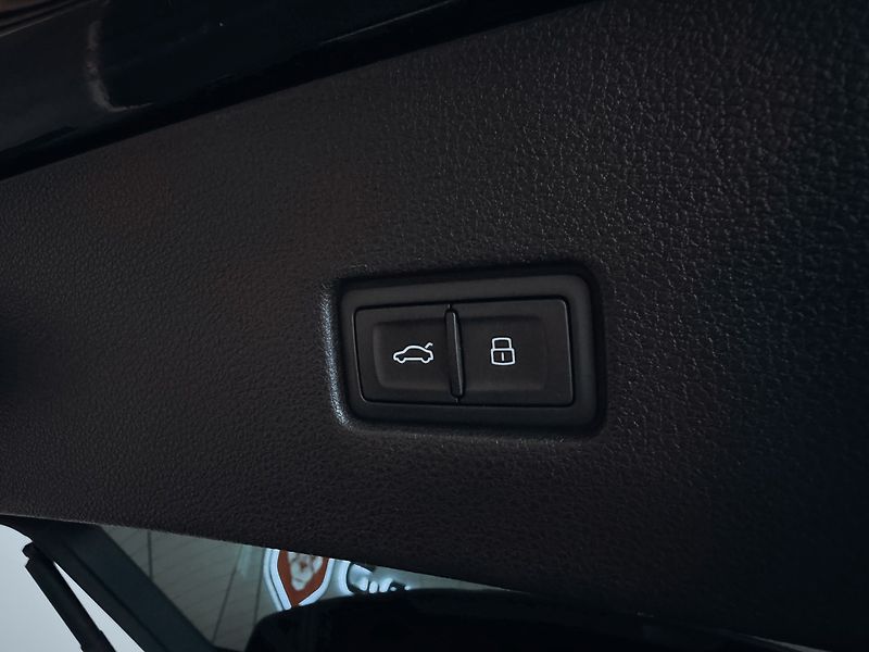 Audi Q8 50TDI S-line Quattro 210 kW - fotka 7 z 27