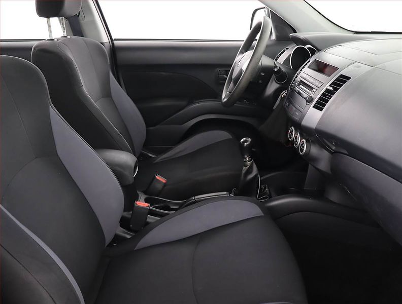 Mitsubishi Outlander (2009) 2.4 MIVEC, po STK, jezdí dobře - fotka 9 z 16