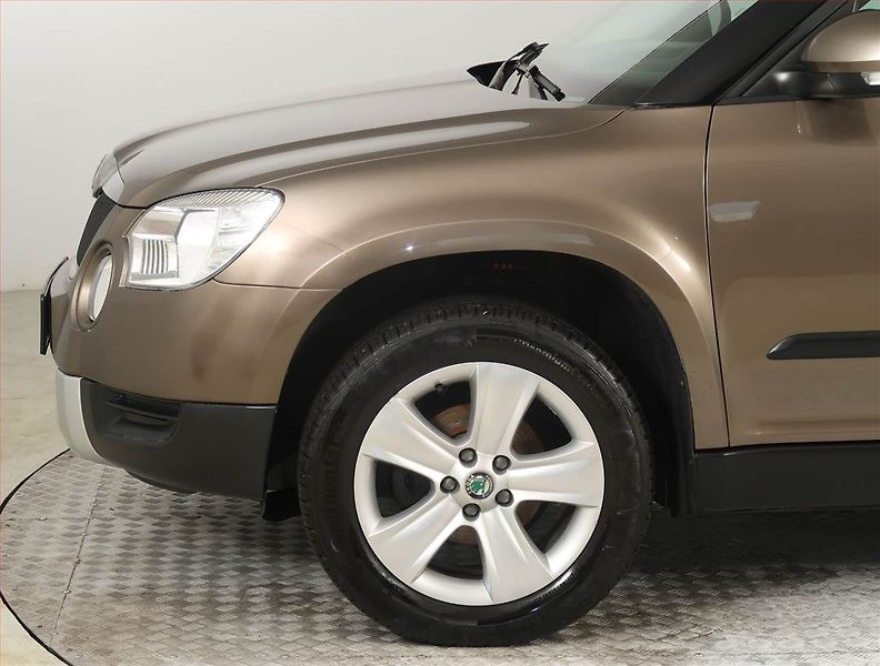 Škoda Yeti (2011) 2.0 TDI, ČR,1.maj, Serv.kniha - fotka 14 z 18