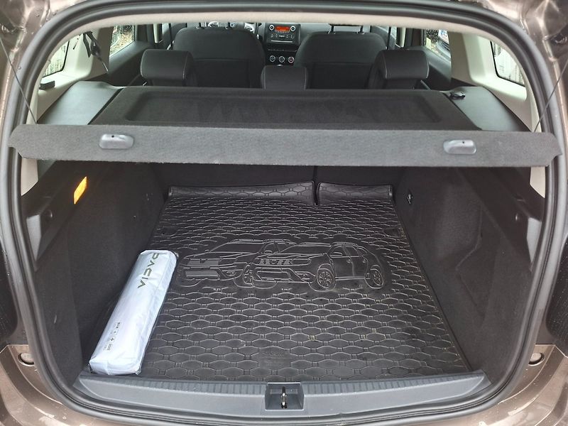 Dacia Duster (2020) 1.0TCe 74kW -1.MAJITEL-T.ZAŘ. - fotka 27 z 31