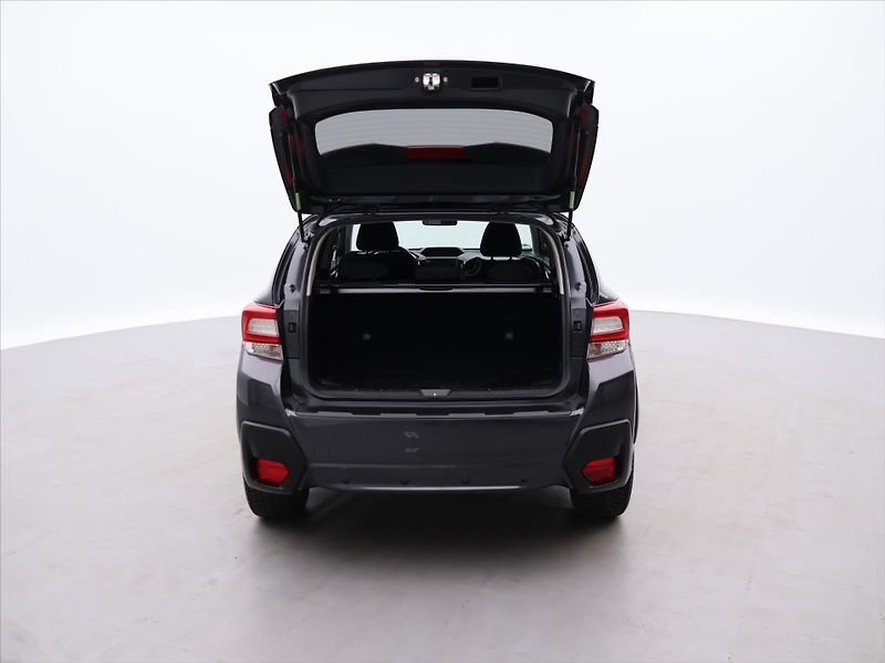 Subaru XV 2,0 i 115kW CVT Comfort 1.Maj - fotka 9 z 33