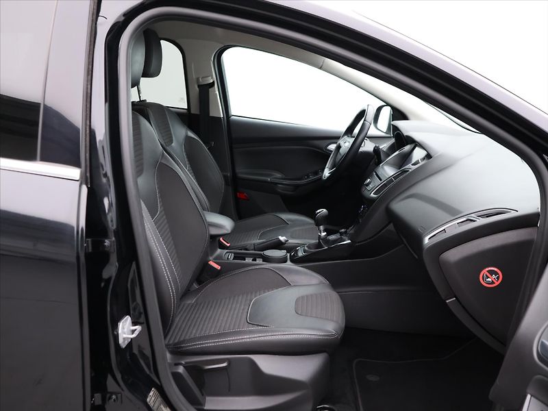 Ford Focus 1.5 TDCI 88kW Aut. Klima Navi - fotka 12 z 31