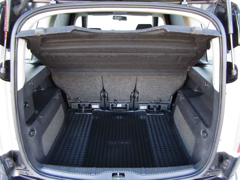 Škoda Roomster (2008) 1.2 HTP, 2.maj,ČR, Style - fotka 7 z 14