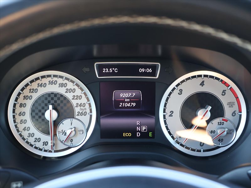 Mercedes-Benz Třídy A 2,1 200CDI 100kW Aut. Kůže - fotka 18 z 36