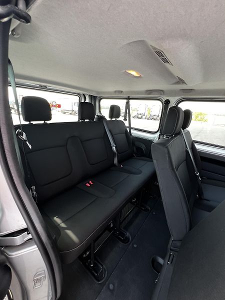 Renault Trafic 1.6dCi 92kW Passenger TZ 9Míst - fotka 16 z 18