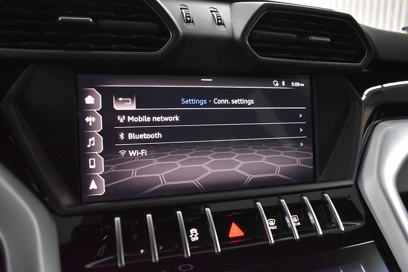 Lamborghini Urus 4.0 V8 650 PS AIR*B&O*DPH* - fotka 29 z 52