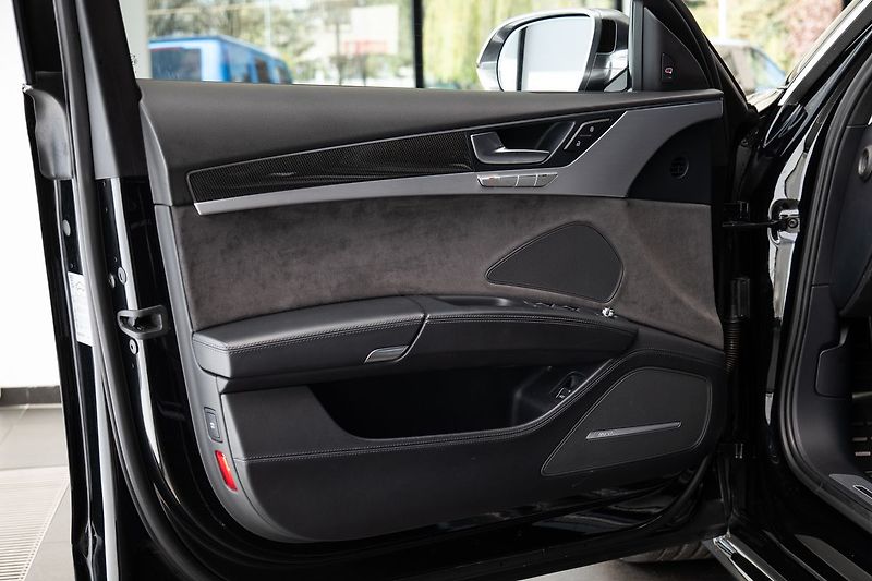 Audi S8 - fotka 7 z 28