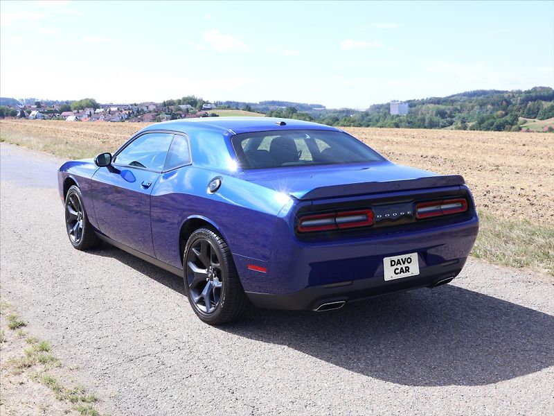 Dodge Challenger 3,6 V6 227kW Automat SXT - fotka 5 z 31