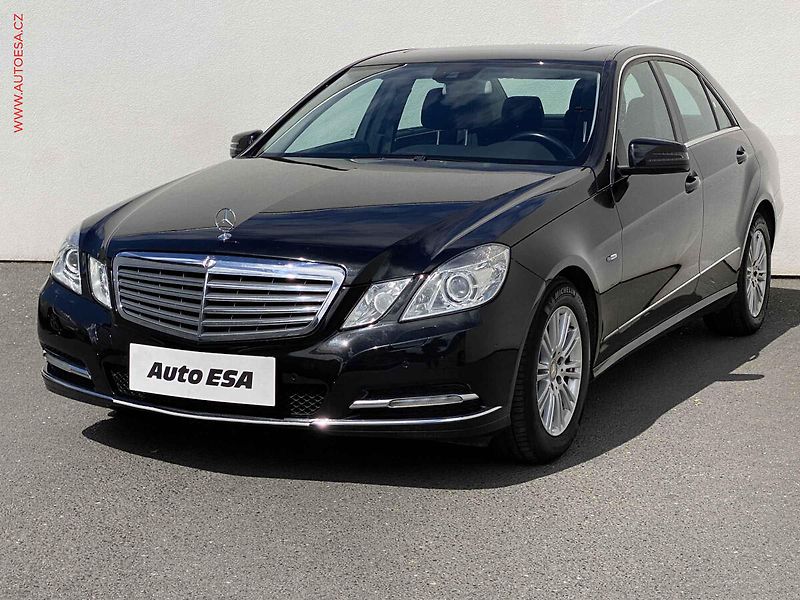 Mercedes-Benz Třídy E (2010) 1.8CGi E200, AT, bixen, šíbr - fotka 3 z 22