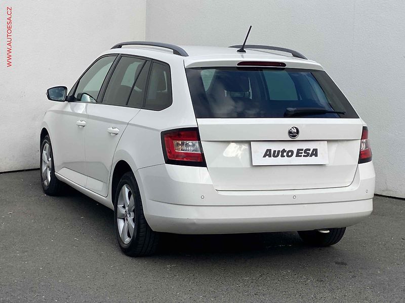 Škoda Fabia (2015) 1.2TSi, ČR, AC, tempo, park - fotka 6 z 16