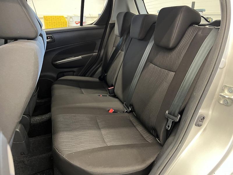 Suzuki Swift 1.2l 69 kW - fotka 17 z 18