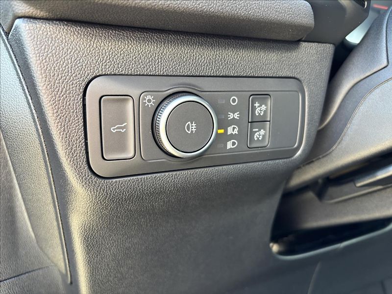 Ford Kuga 2,5 HEV 111kW Blue Cruise - fotka 27 z 49