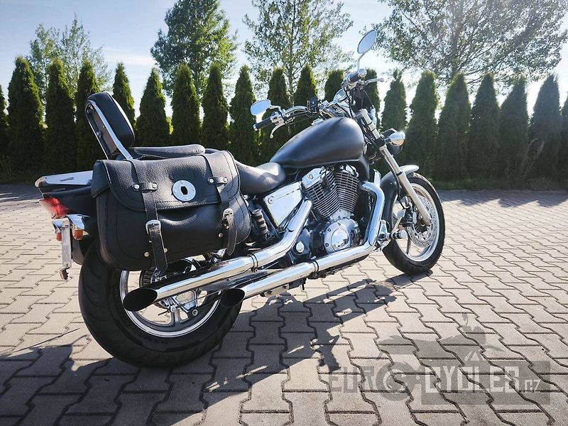Honda VT 1100 C Shadow (2001) - fotka 4 z 11