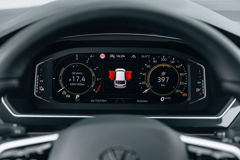 Volkswagen Tiguan (2022) VW Tiguan R-Line eHybrid - fotka 20 z 23