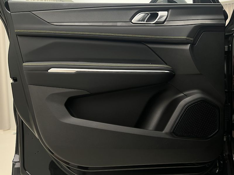 Lynk & Co 01 CORE PHEV AUT CZ 1.maj - fotka 7 z 48