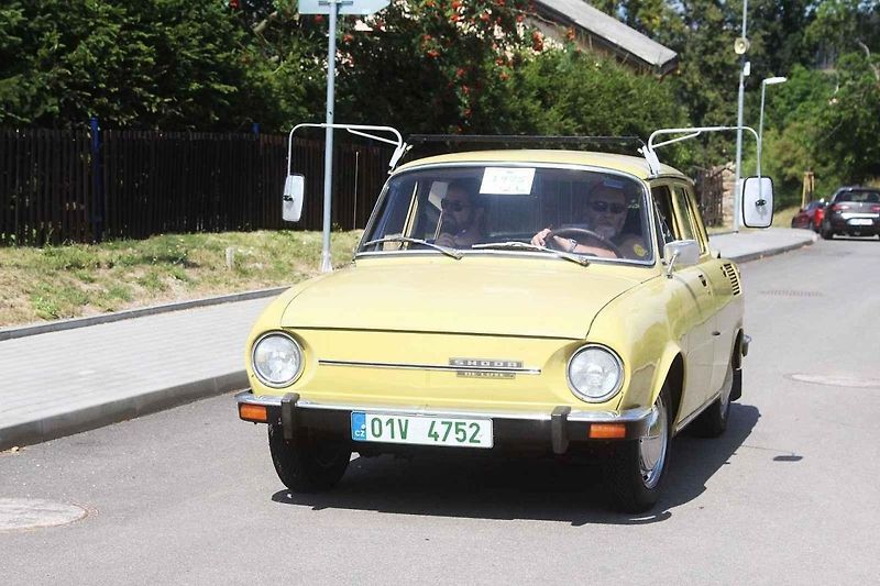 Škoda 100