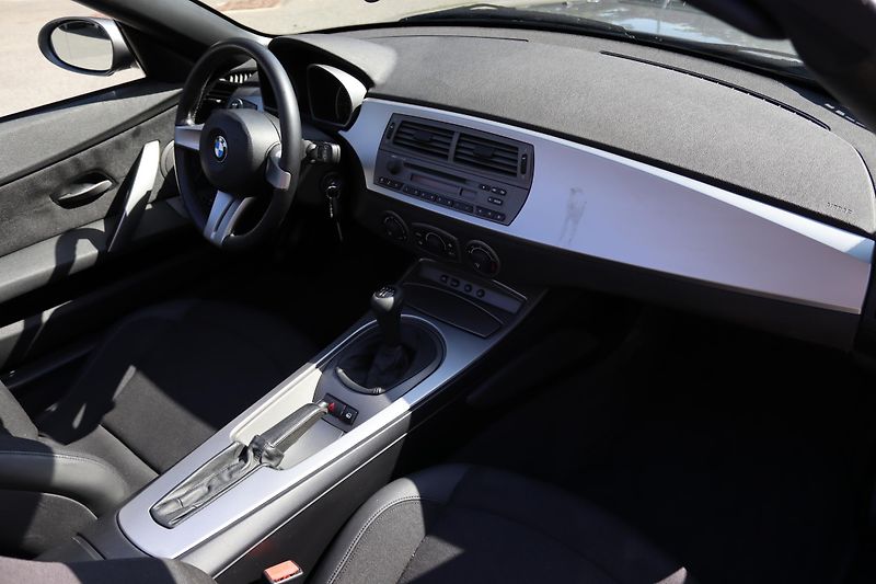 BMW Z4 Roadster 2.5i(E85)M54B25 141kW - fotka 26 z 32