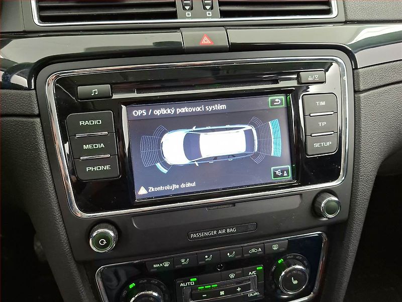 Škoda Superb (2014) 2.0 TDI, 4X4, Kůže, Bi-Xenony - fotka 16 z 17