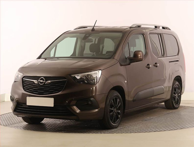 Opel Combo (2020) Maxi Edition 1.2 Turbo, 5Míst - fotka 2 z 21
