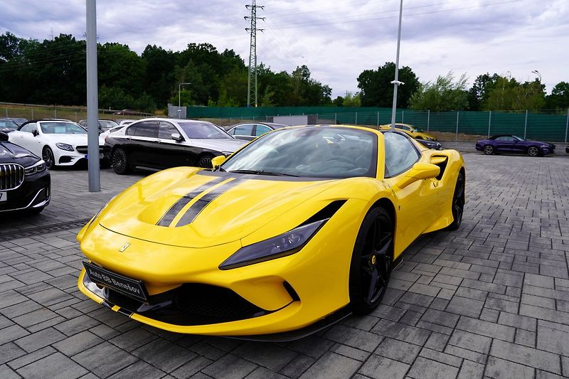 Ferrari F8 Spider/6700km/720 PS - fotka 10 z 51