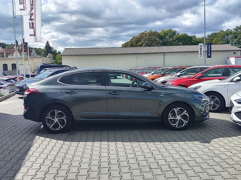 Hyundai i30 1.5 T-GDI/117kW Smart DCT - fotka 4 z 33
