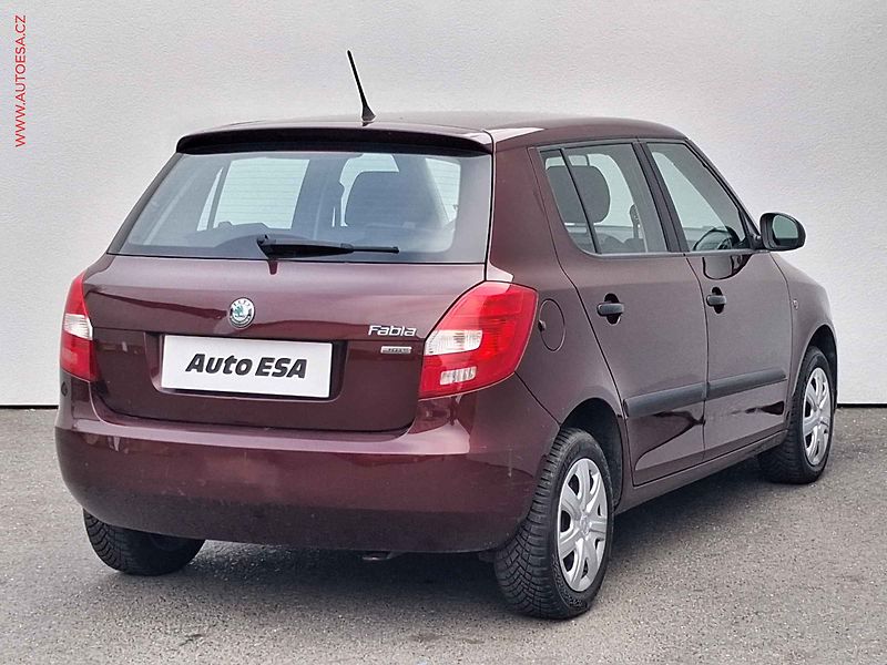 Škoda Fabia (2012) 1.2I, servis.kniha, AC - fotka 4 z 14