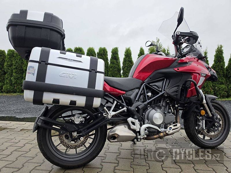 Benelli TRK 502 Traveler (2018) A2 - fotka 3 z 12