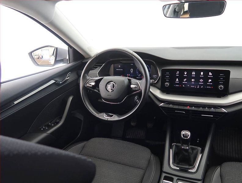 Škoda Octavia (2023) Ambition 2.0 TDI, ČR,1.maj - fotka 7 z 24
