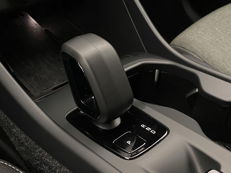 Volvo XC40 B3 CORE AUT CZ REZERVACE - fotka 29 z 51