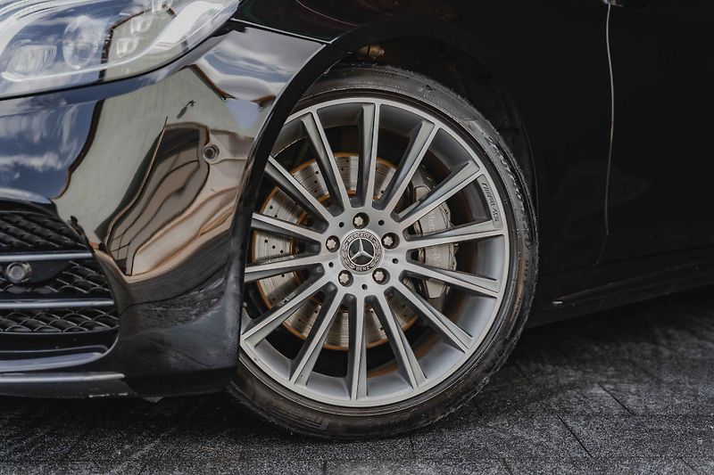 Mercedes-Benz Třídy S (2020) S400dL*AMG*HUD*2xLCD*R20 - fotka 7 z 16