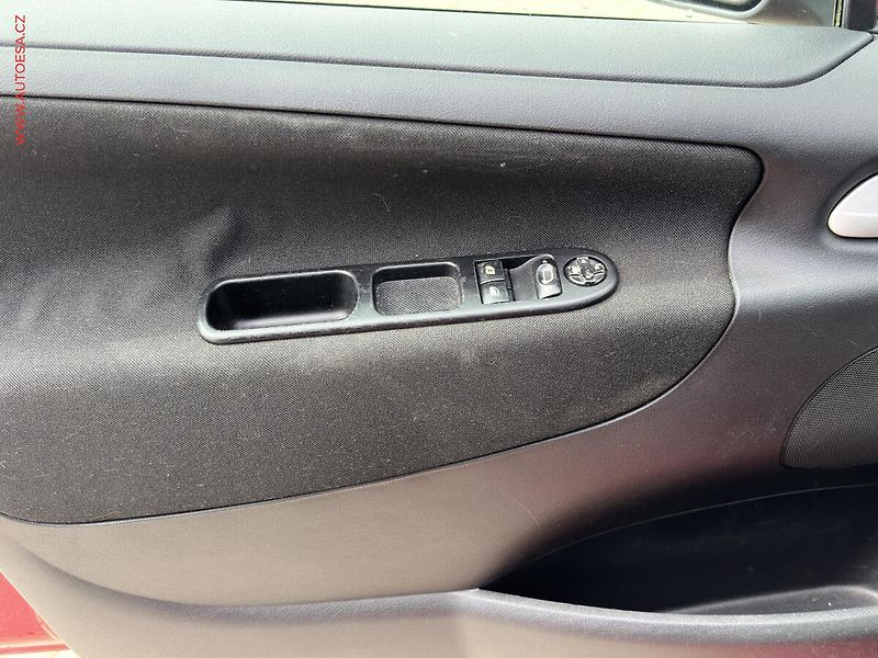 Peugeot 207 (2010) 1.4i, ČR, AC - fotka 11 z 14