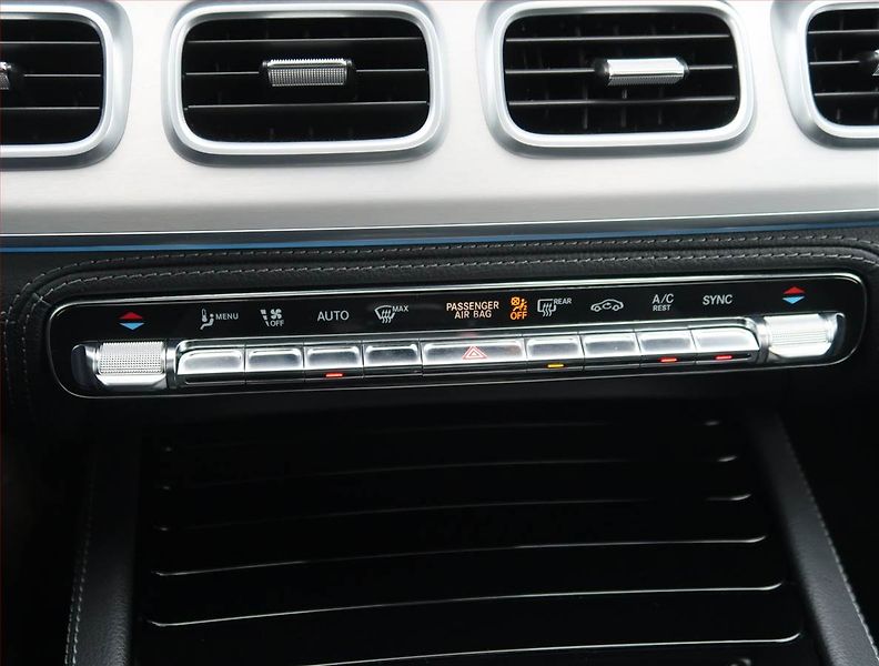 Mercedes-Benz GLE (2020) 53 AMG, 360°, Vzduch, ACC - fotka 16 z 29