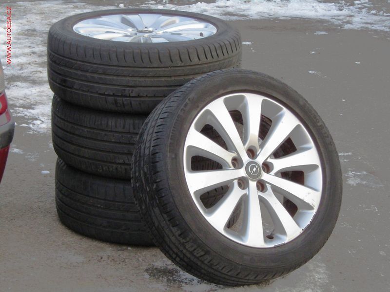 Opel Astra (2010) 1.4i, 2.maj,ČR, AC, navi - fotka 17 z 17