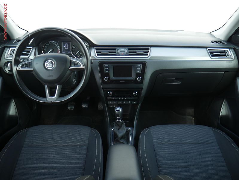 Škoda Rapid (2015) 1.6 TDi, ČR, Style, TZ - fotka 8 z 16