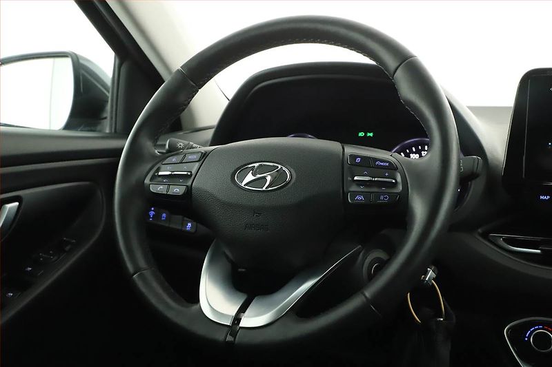 Hyundai i30 (2024) Family Smart 1.5 T-GDI - fotka 8 z 20