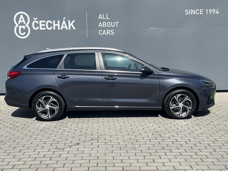 Hyundai i30 (2020) - fotka 4 z 44