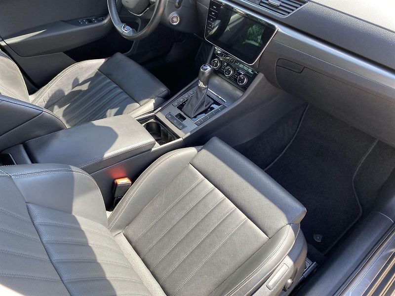 Škoda Superb (2021) Combi 1.4 TSI iV DSG Style - fotka 9 z 36