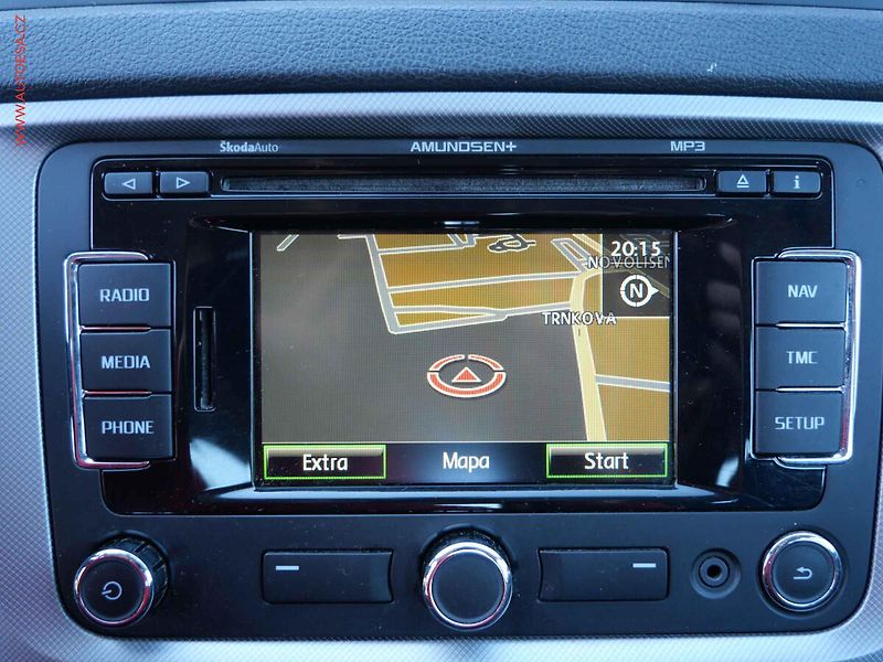 Škoda Octavia (2011) 1.6TDi, Elegance - fotka 18 z 23