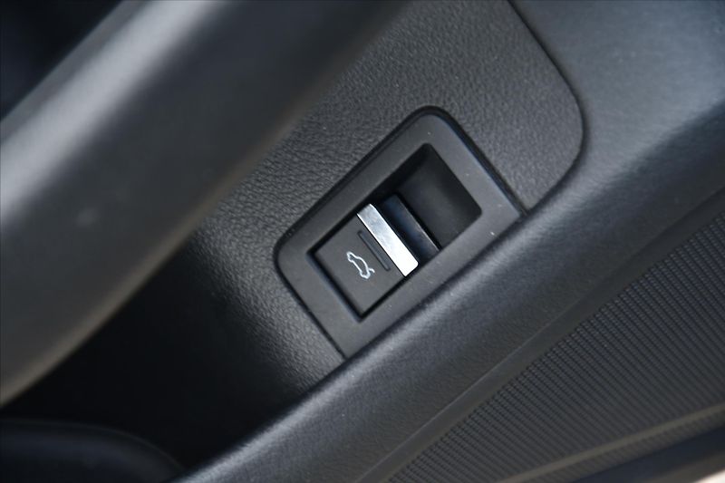 Audi A6 2.0 TDI 150kW LED ČR - fotka 28 z 31