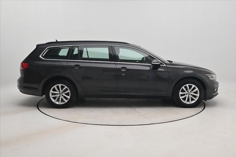 Volkswagen Passat 2,0 TDI 110kW DSG Business Zár - fotka 4 z 32