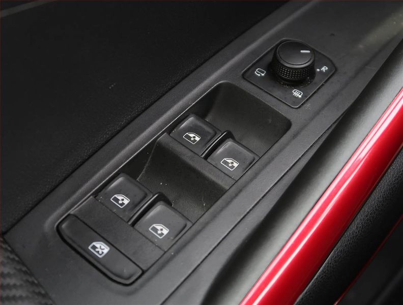 Škoda Fabia (2023) Monte Carlo 1.0 TSI - fotka 15 z 19