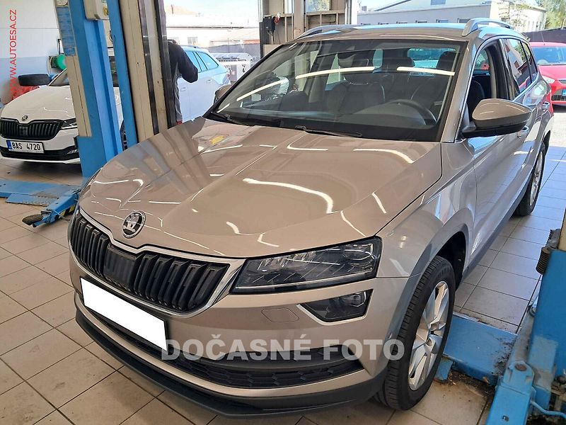 Škoda Karoq (2018) 1.5 TSI, 2.maj,ČR - fotka 1 z 3
