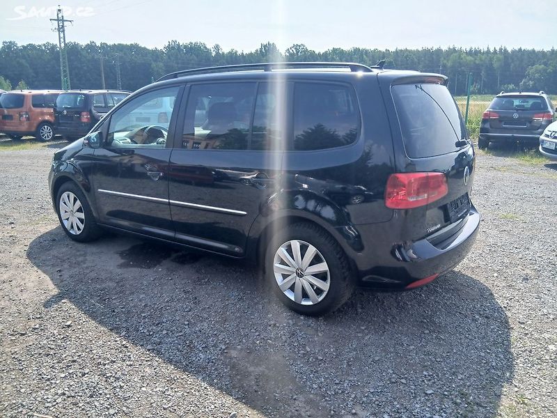 Volkswagen Touran (2012) 1.4 TSI, 7 míst - fotka 12 z 34