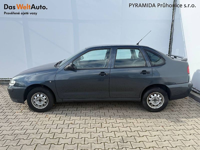 Seat Cordoba (2001) 1.4 8V 44 kW Stella - fotka 3 z 20
